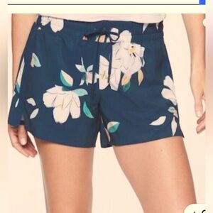 Athleta Womens's Baha Running Workout
Lightweight Shorts Teal Floral Size 14